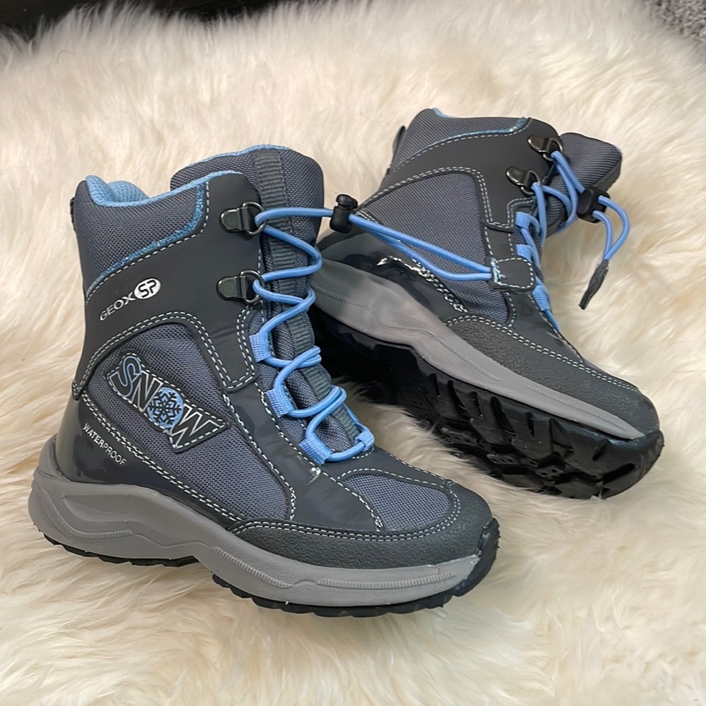 Kids Geox snow boots 8.5 gray
